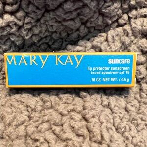Mary Kay Suncare Lip Protector SPF 15 - Blue and Yellow